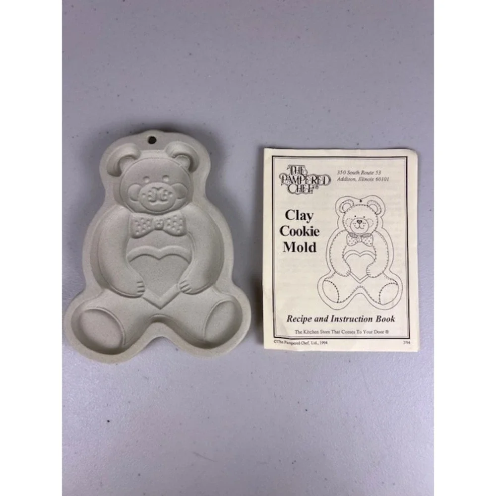 Pampered Chef Teddy Bear Clay Cookie Mold Vintage 1991 Stoneware with Recipes